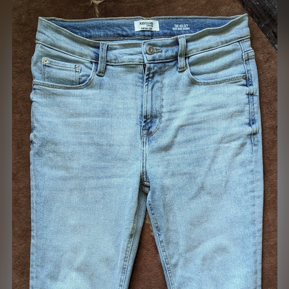 Kensi Vintage Luxe High Rise Skinny Raw Edge Hem Lt Wash Jeans - Picture 5 of 16